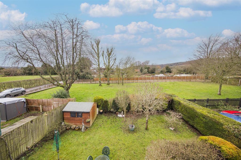 Property photo 2 of 21 Views To North Downs