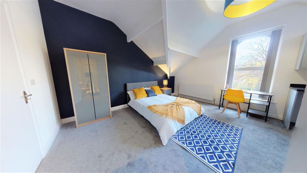 Property photo 3 of 9 61-Kirkgate-Room-7-11102021_152958.Jpg