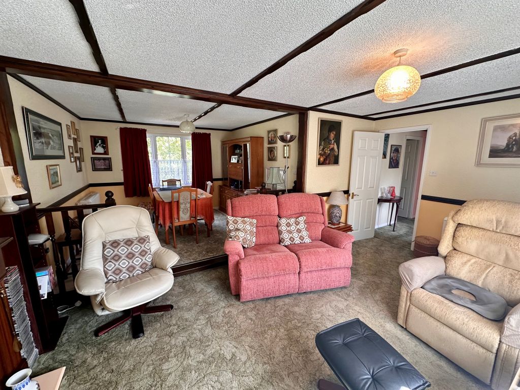 Property photo 3 of 14 Living / Dining Room