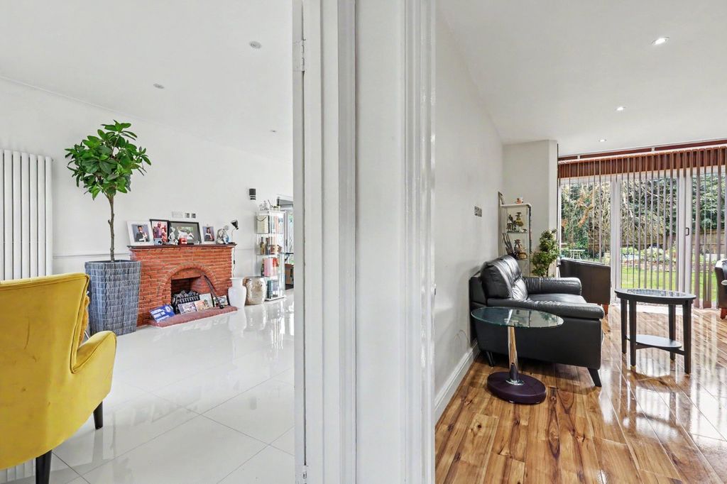 Additional image 8 of 5 bed detached house for saleClay Hill, Enfield EN2