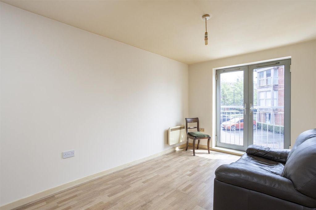 Property photo 2 of 15 4_Arundel_House__9.Jpg