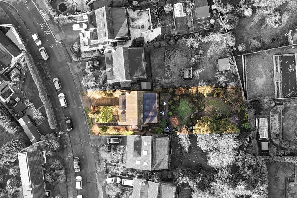 Property photo 2 of 33