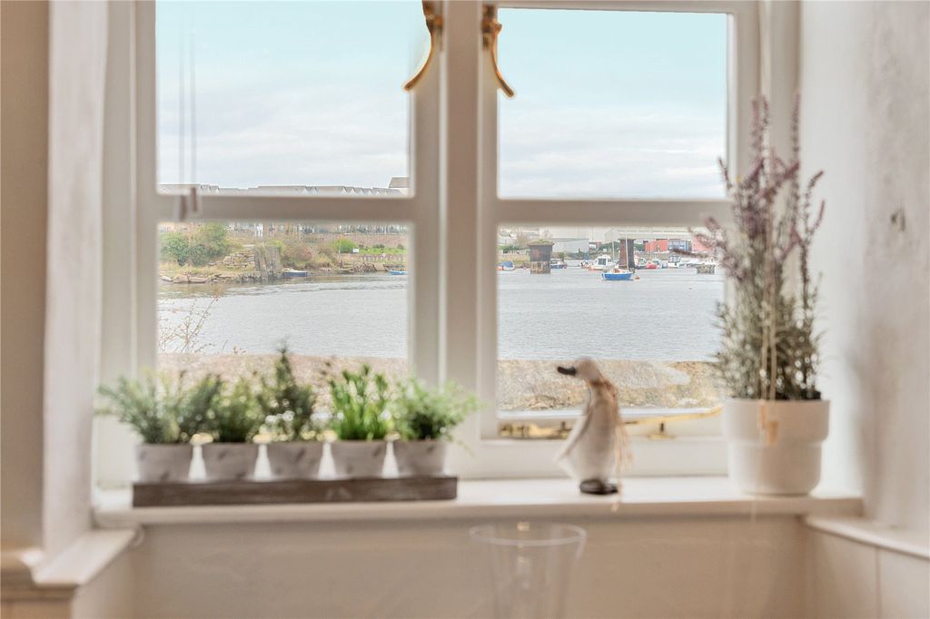 Property photo 2 of 24 Picture No. 27