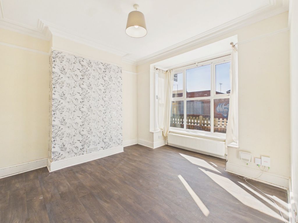 Property photo 2 of 18 5098992