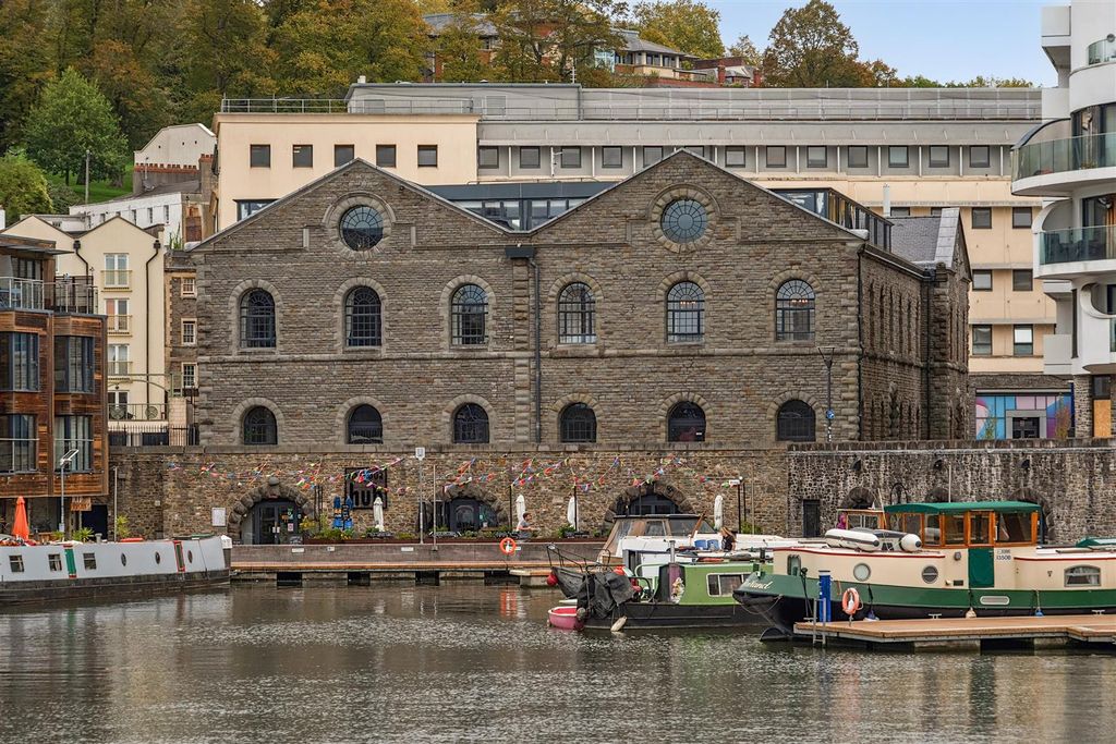 Property photo 2 of 11 External .Jpg