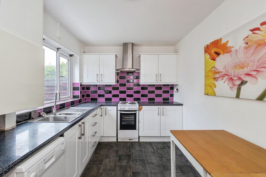 Property photo 2 of 24 Pbox-Img.Jpg