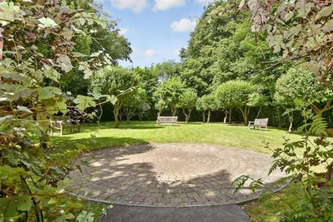 Property photo 3 of 13 Garden