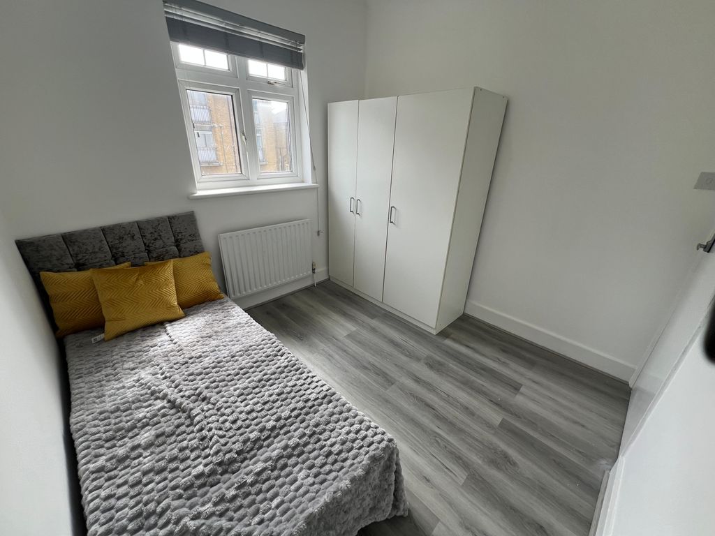 Property photo 1 of 3