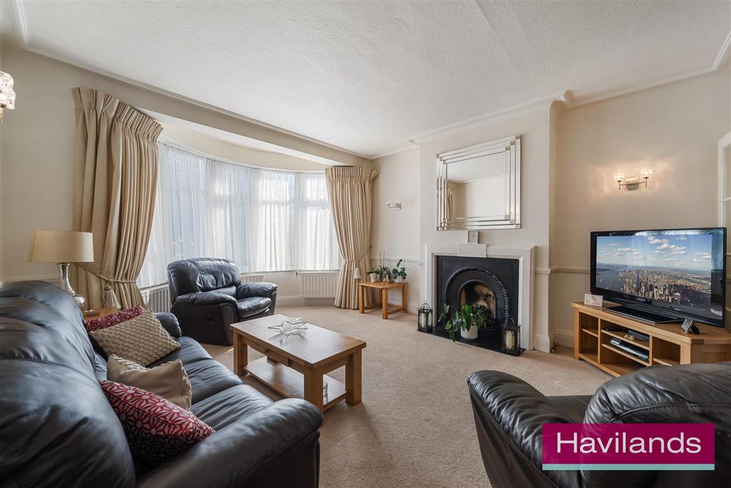 Property photo 2 of 23 Oaklands-11.Jpg