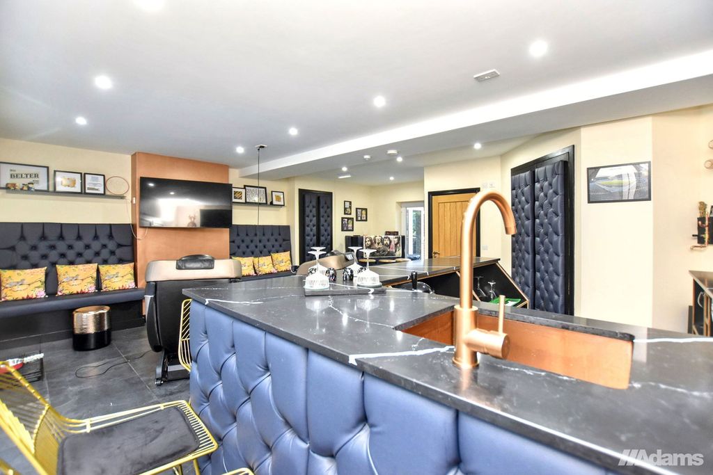 Property photo 1 of 31