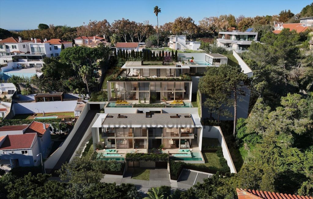 Property photo 1 of 21 4 Bedroom Duplex House In Alto Estoril Condominium