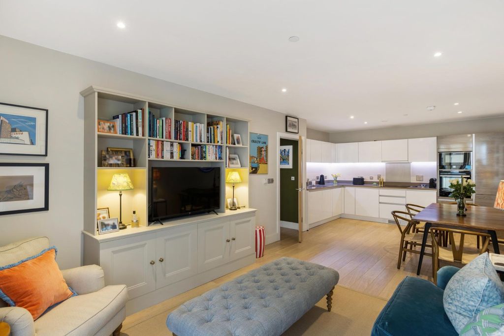 Property photo 3 of 14