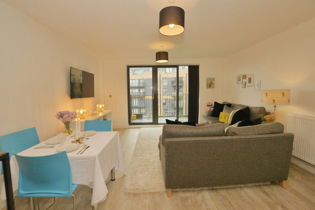 Property photo 3 of 11 Open Plan