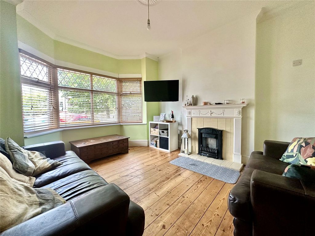 Property photo 2 of 14 Picture No. 11