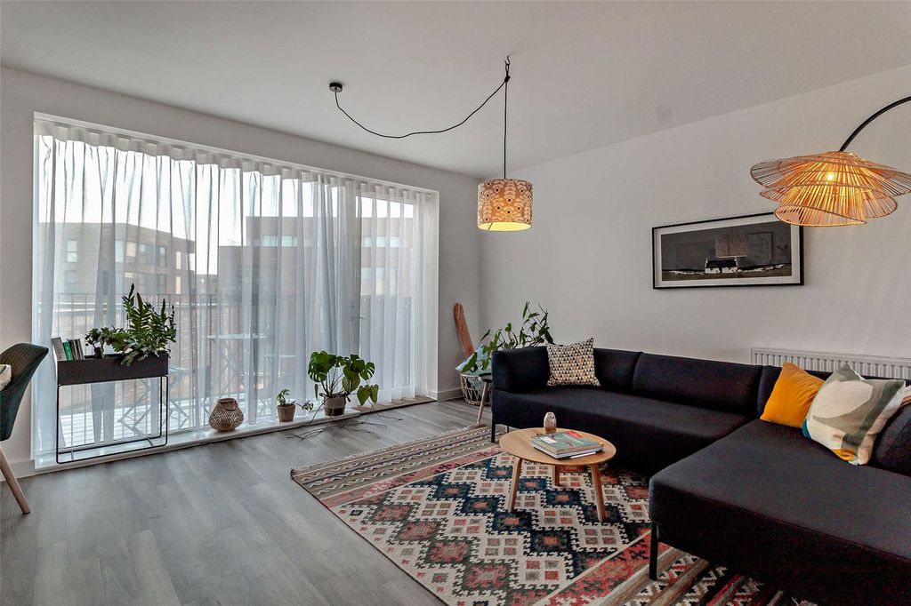 Property photo 3 of 8 Living Room