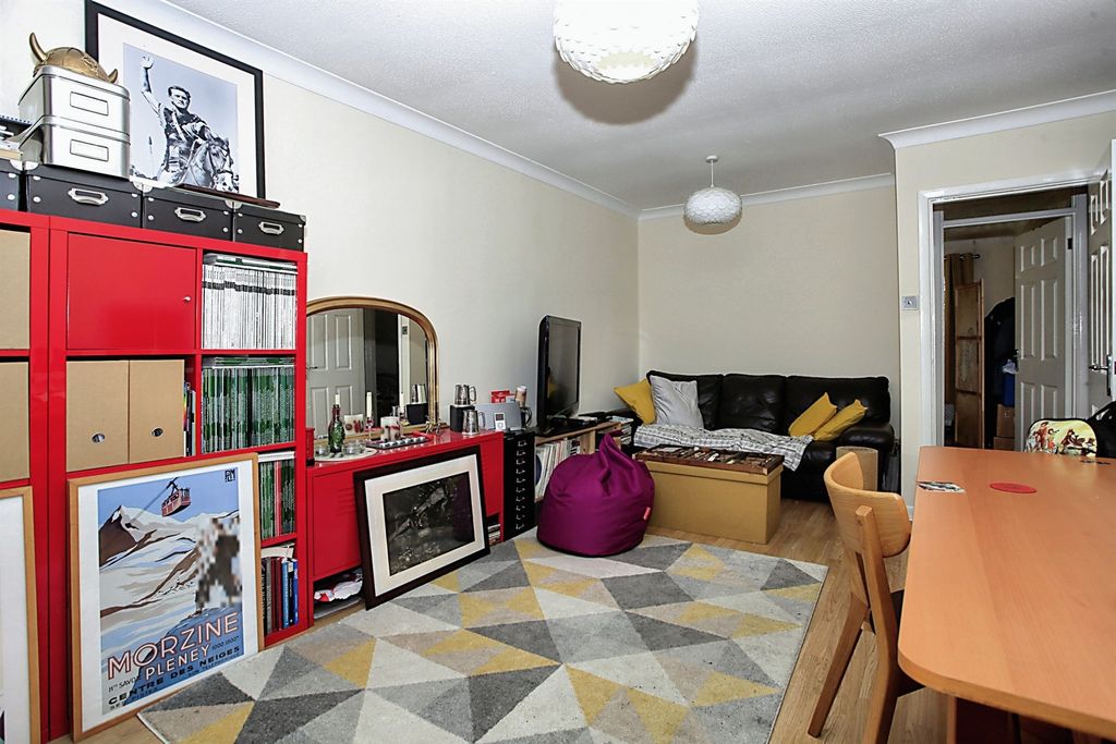 Property photo 3 of 12