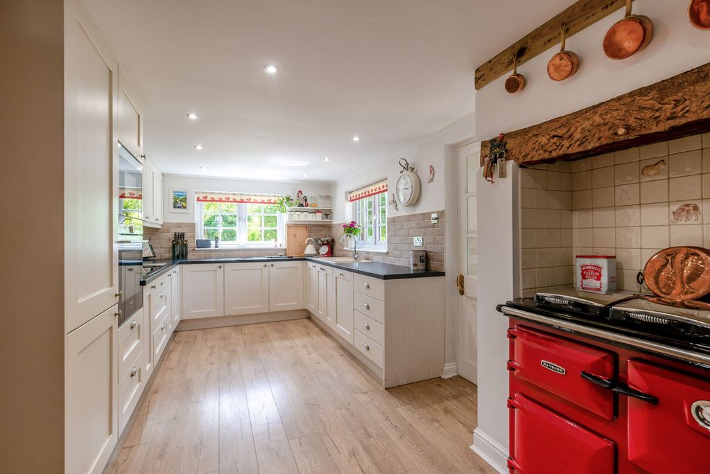 Property photo 2 of 43