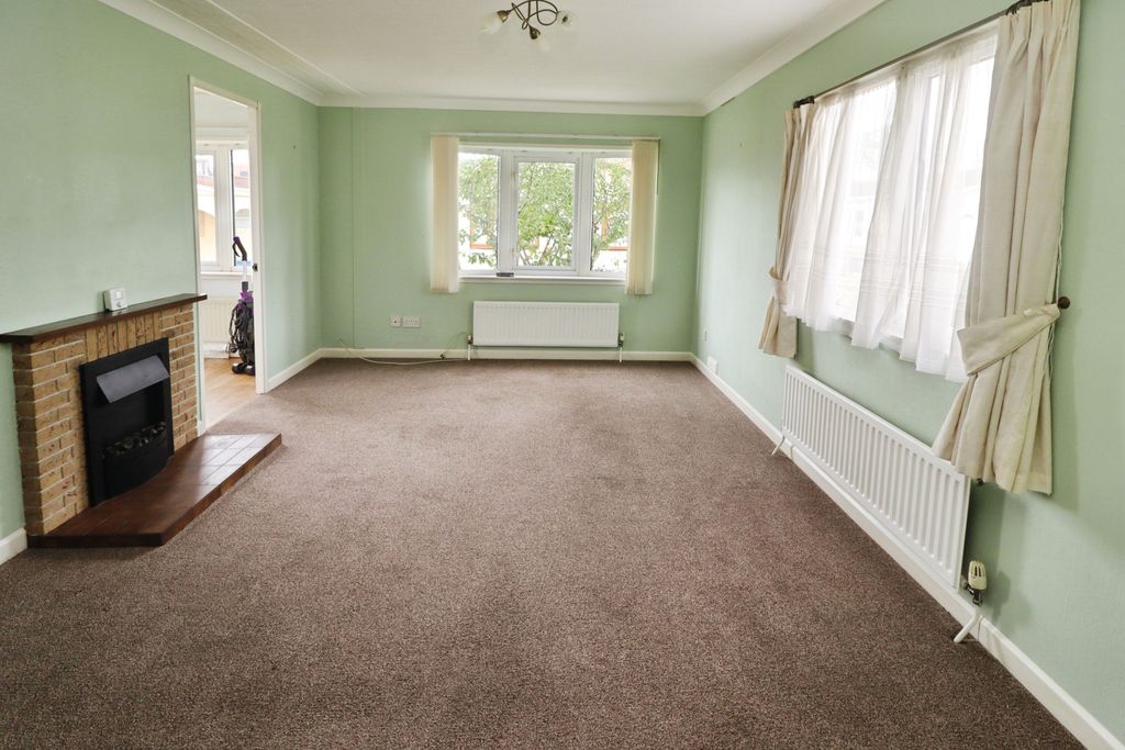 Property photo 3 of 15