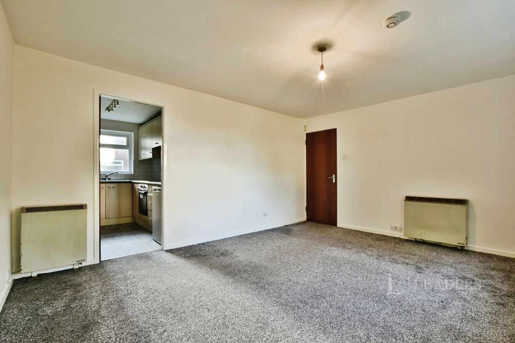 Property photo 3 of 11 Pbox-Img.Jpg