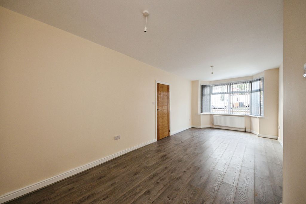 Property photo 3 of 15 Living Room