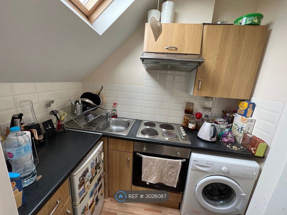 Property photo 2 of 6 Kitchen