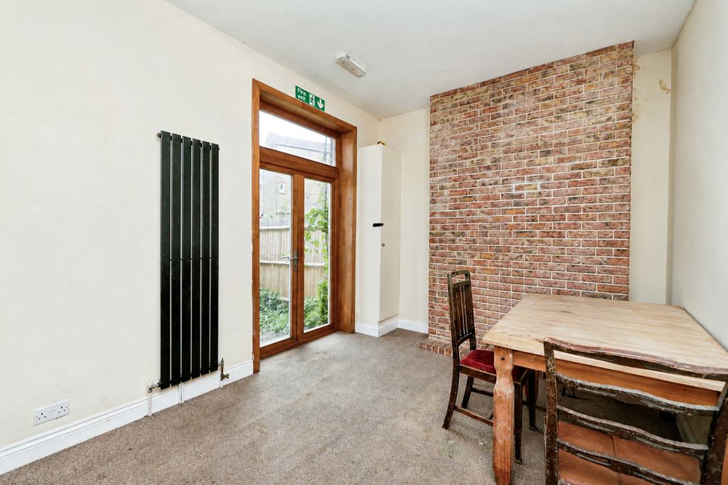 Property photo 3 of 17 Pbox-Img.Jpg