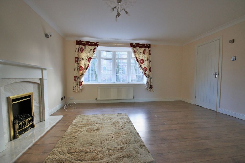 Property photo 3 of 11 Photograph 3