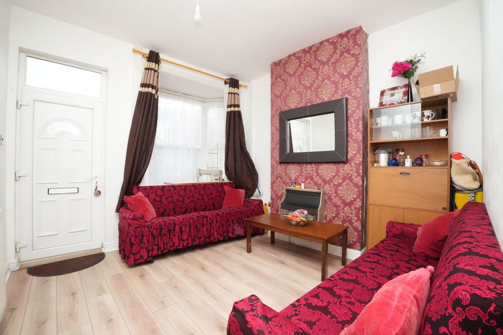 Property photo 2 of 13