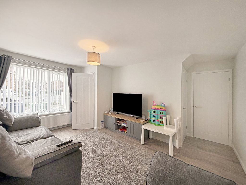 Property photo 2 of 39