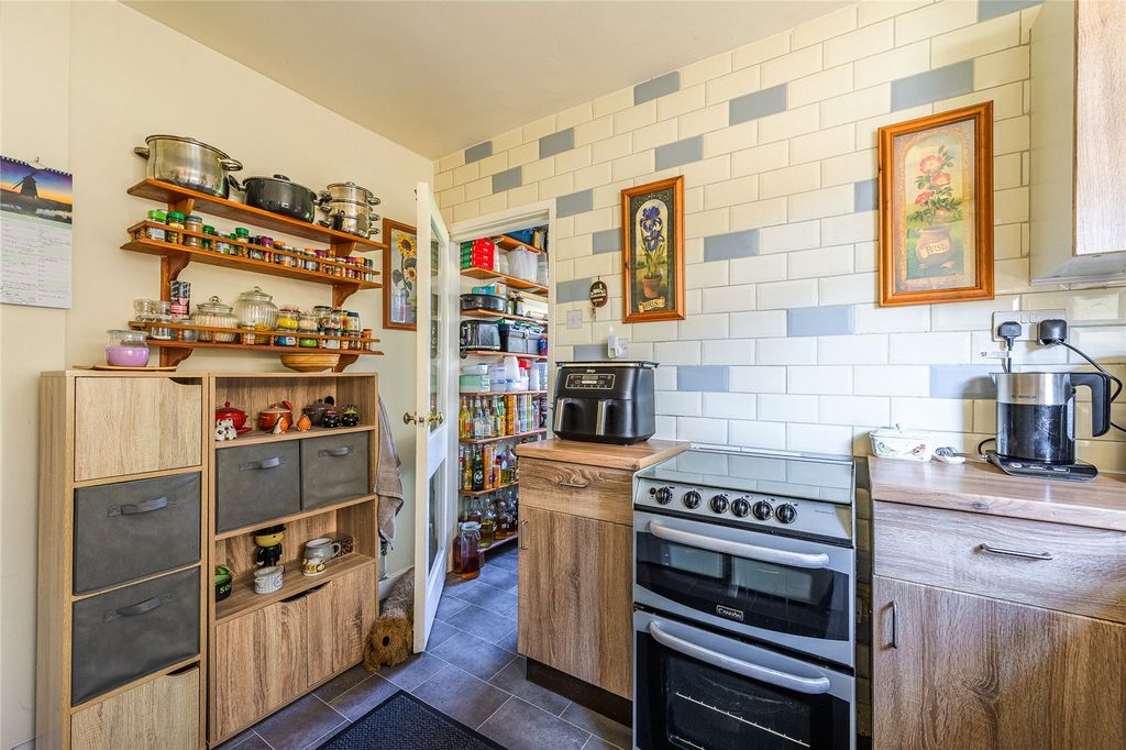 Property photo 3 of 29 Picture No. 32