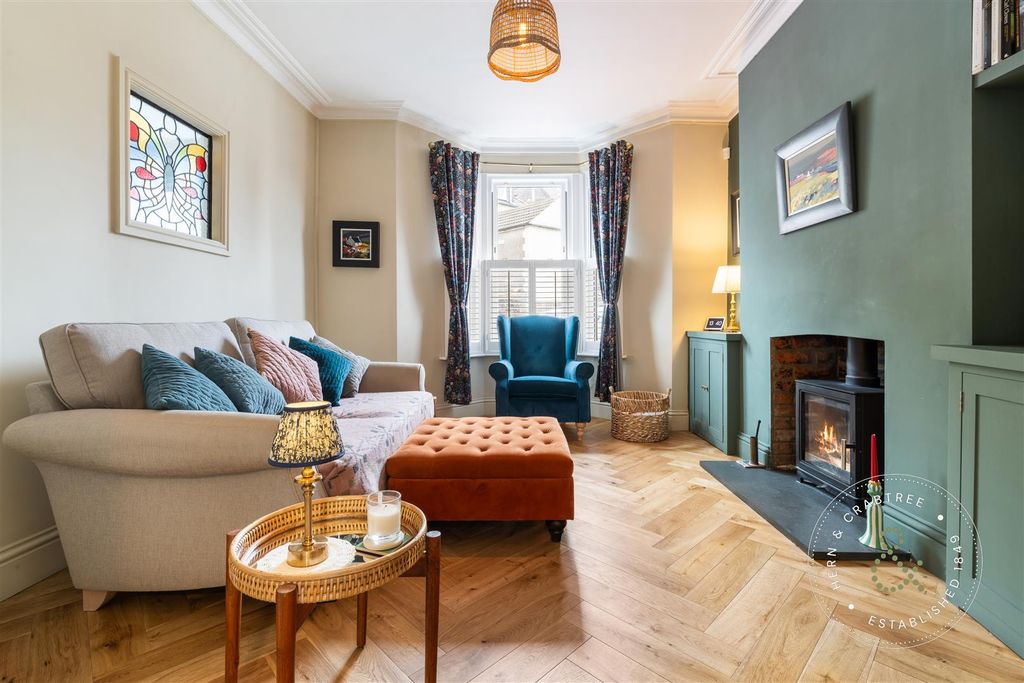 Property photo 3 of 31 Wyndham Road, Pontcanna, Hern Crabtree (1).Jpg
