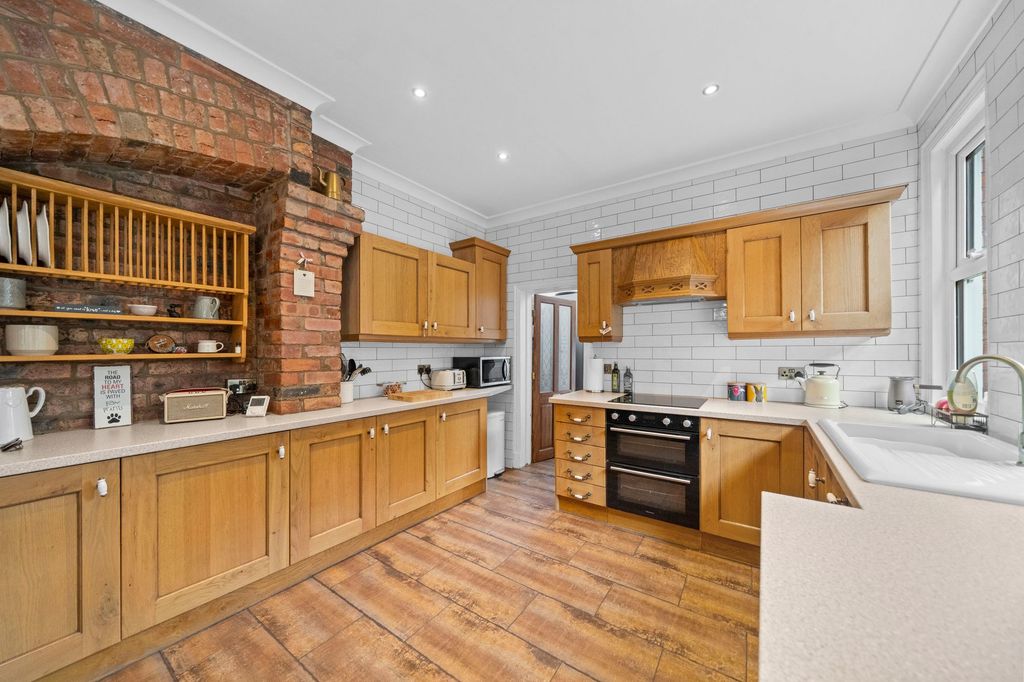 Property photo 3 of 29
