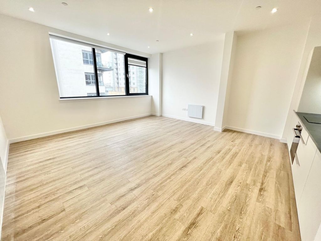 Property photo 3 of 6 Living Room