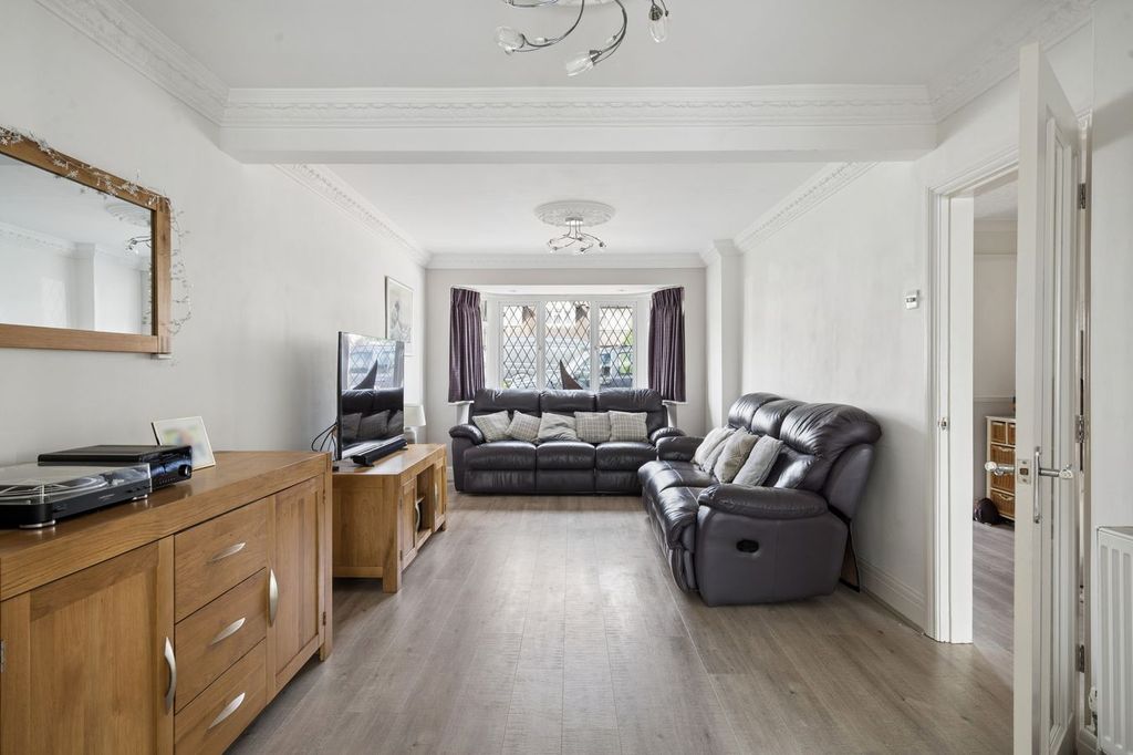 Property photo 3 of 23