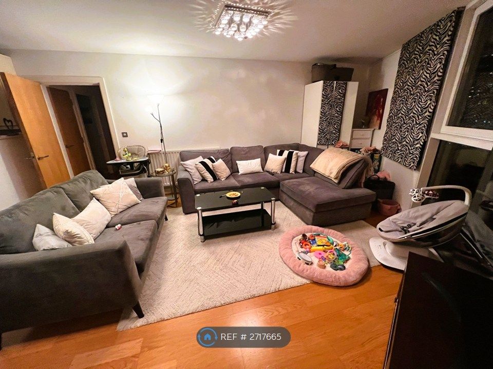 Property photo 2 of 6 Lounge