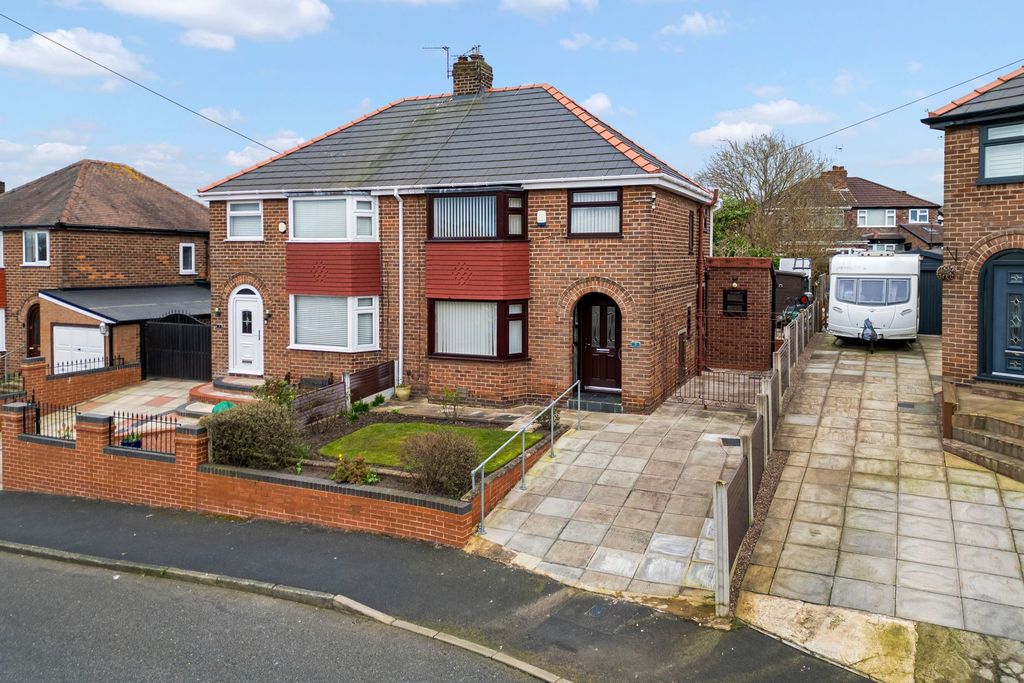 Property photo 1 of 31