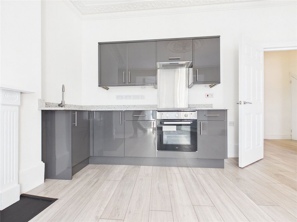 Property photo 3 of 10 Picture No. 06