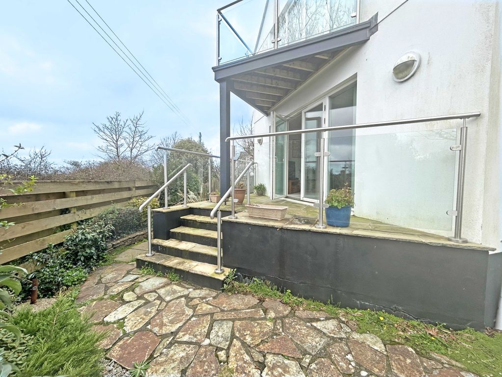 Property photo 3 of 12 Photo 3