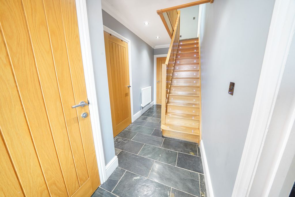 Property photo 2 of 29 Img_2709