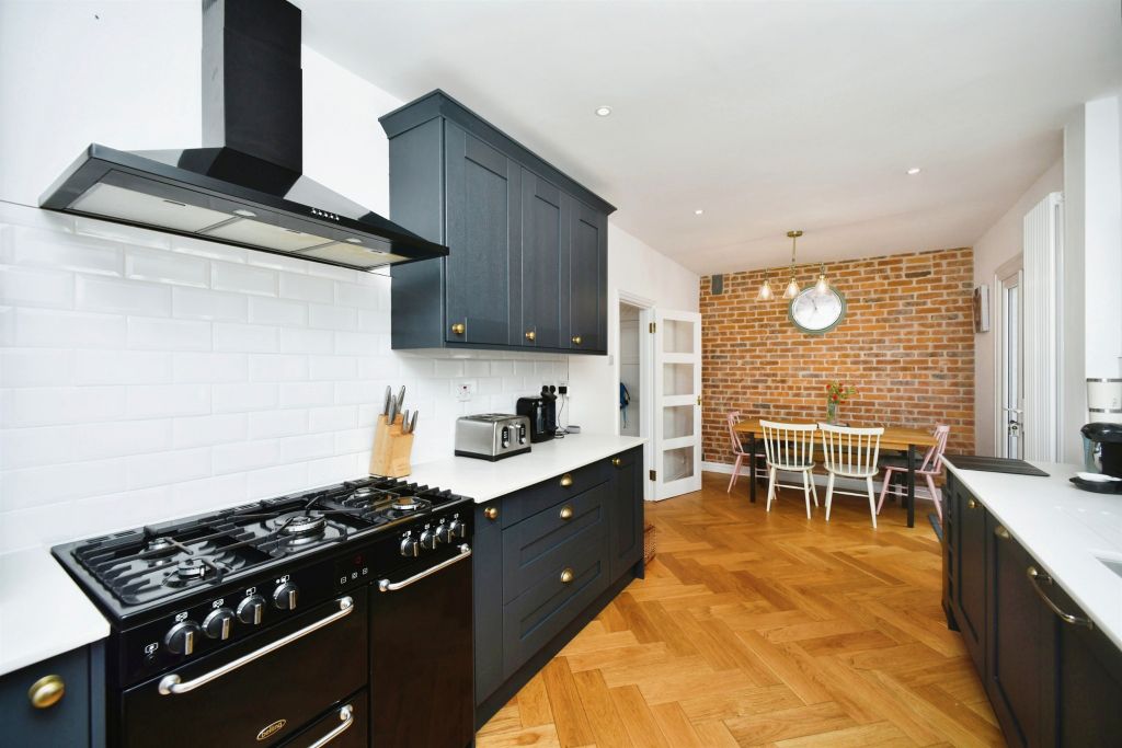 Property photo 2 of 17