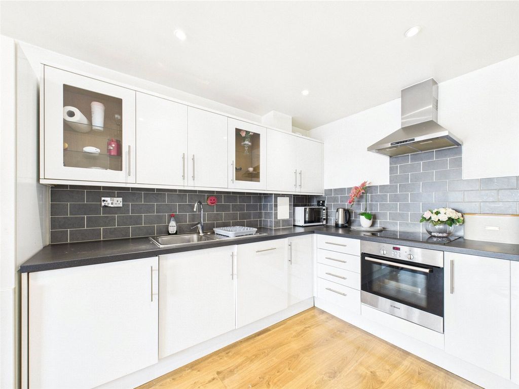 Property photo 2 of 10 Kitchen