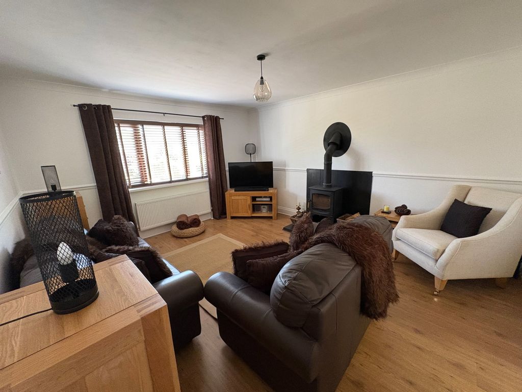 Property photo 3 of 23