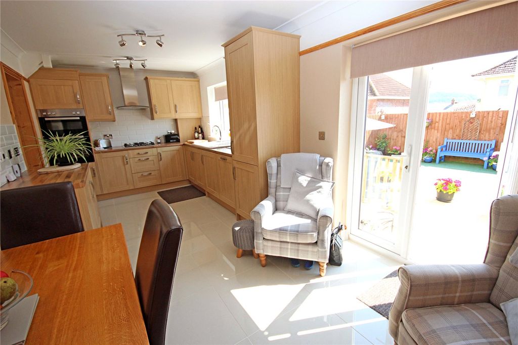 Property photo 3 of 15 Kitchen Diner