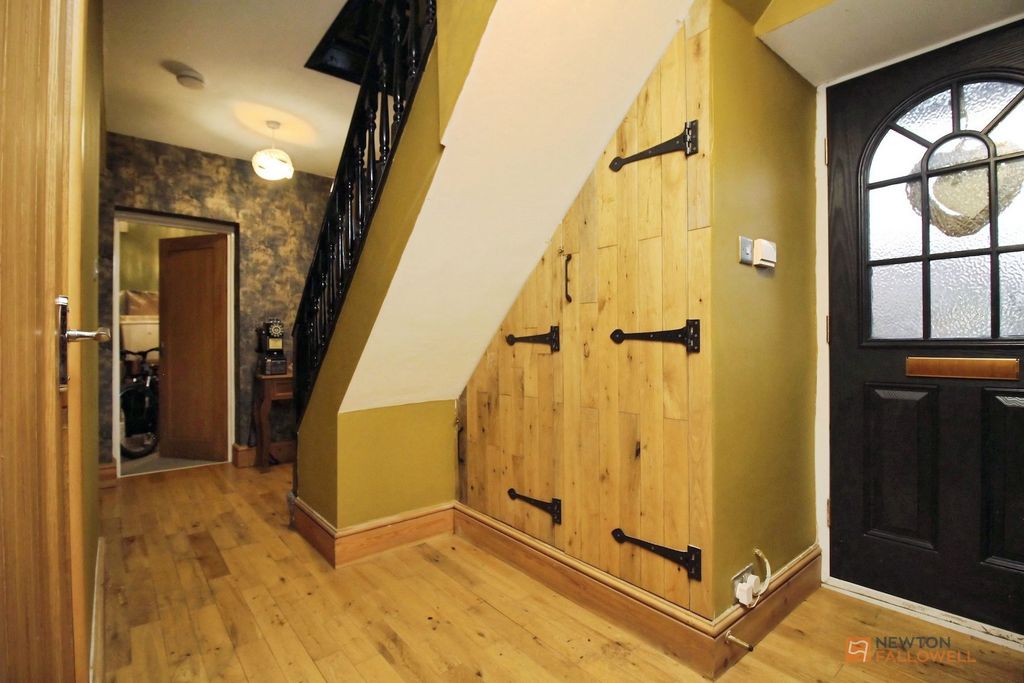 Property photo 3 of 34