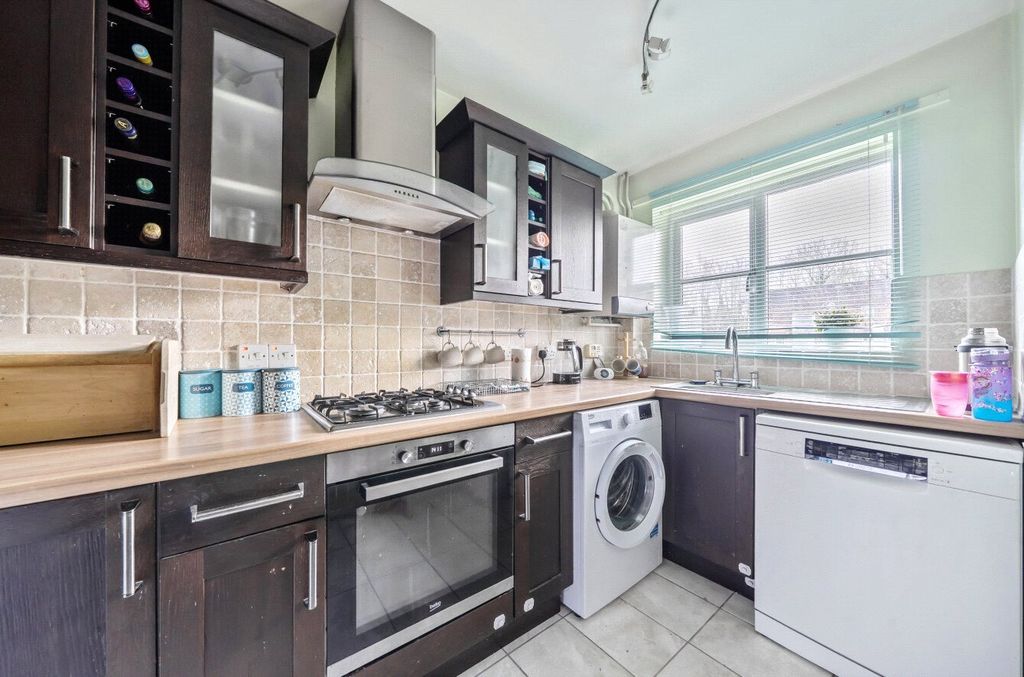 Property photo 2 of 13 Picture No. 12