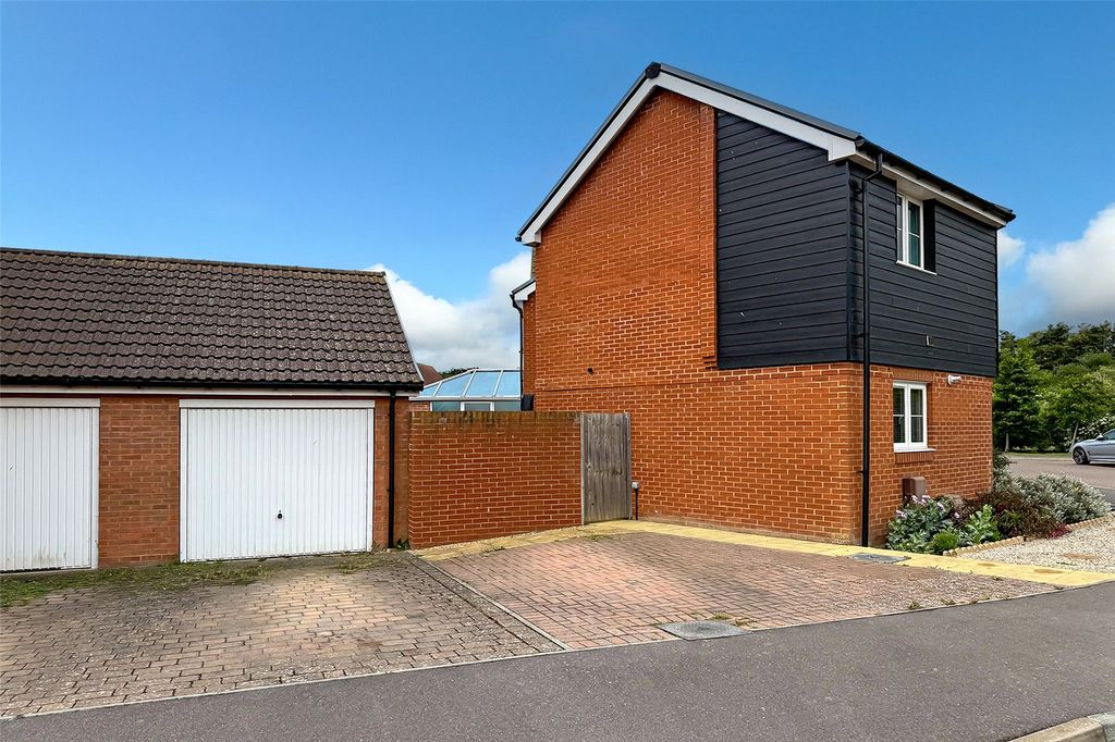 Property photo 3 of 23 Picture No. 05
