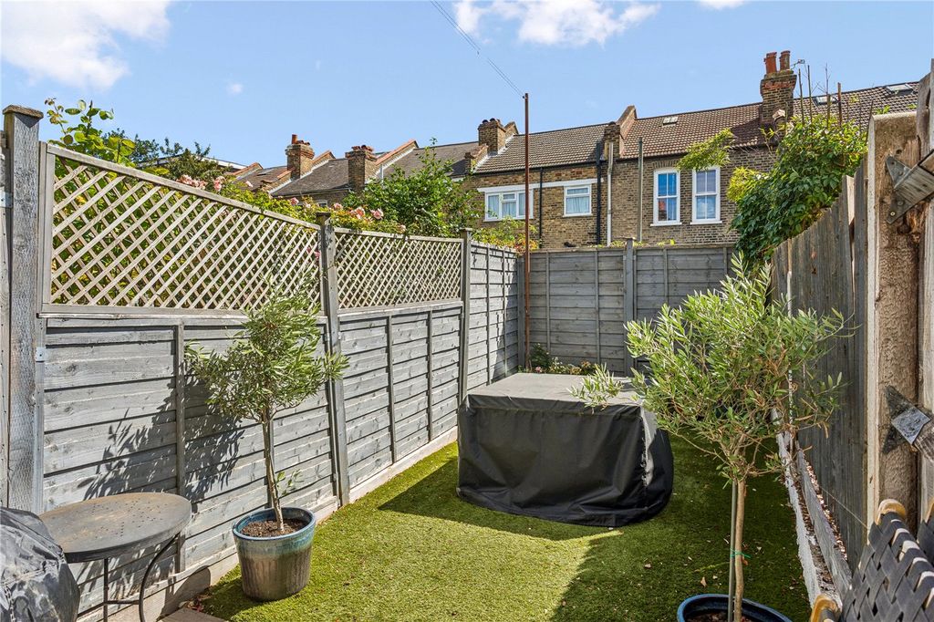Property photo 2 of 12 Picture No. 03