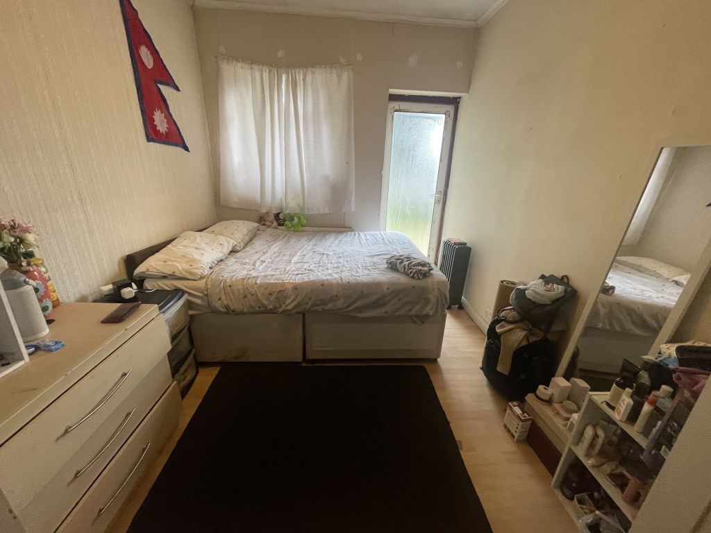 Property photo 1 of 2