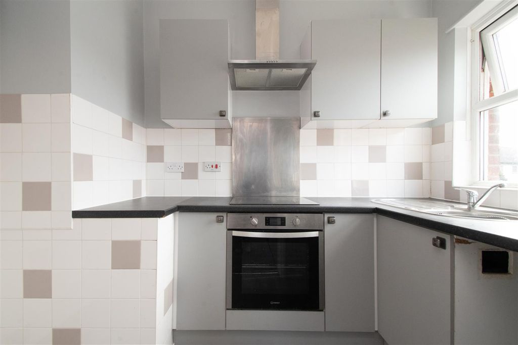 Property photo 3 of 13 Kitchen