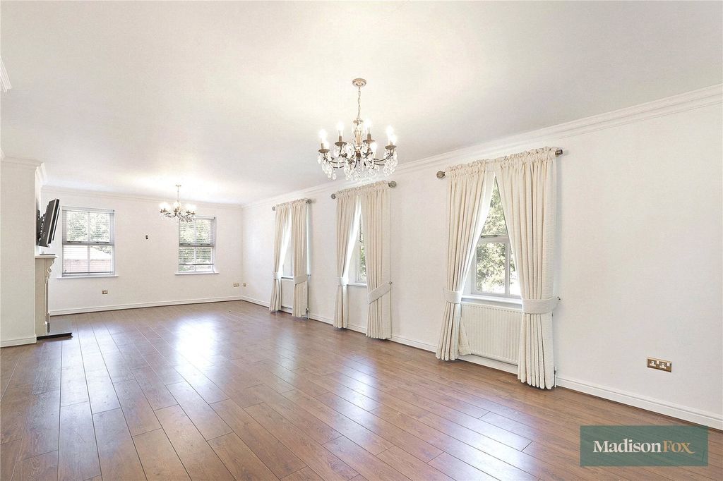 Property photo 3 of 31 Picture No. 03